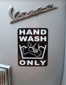 Adesivo &quot;Lavare solo a mano&quot; 